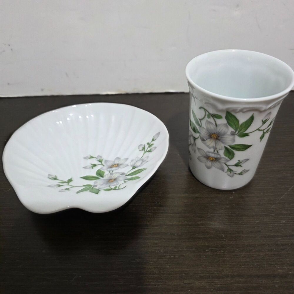 ROYAL Porzellan Bavaria KPM Germany Hand Painted Handarbeit Tea Cup & Saucer